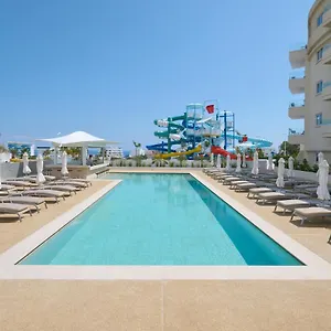 Sunrise Oasis & Waterpark Hotel